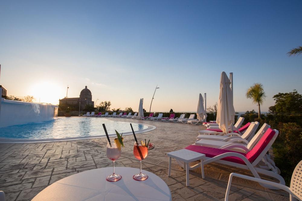 Sentido Michelizia Tropea Resort Экстерьер фото