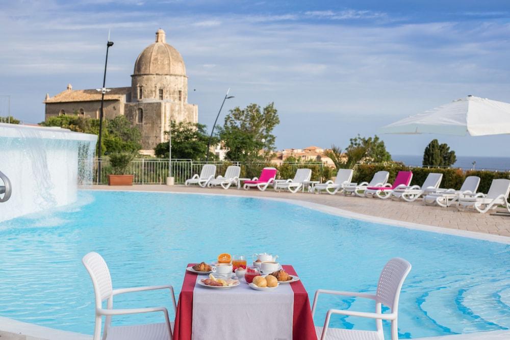 Sentido Michelizia Tropea Resort Экстерьер фото