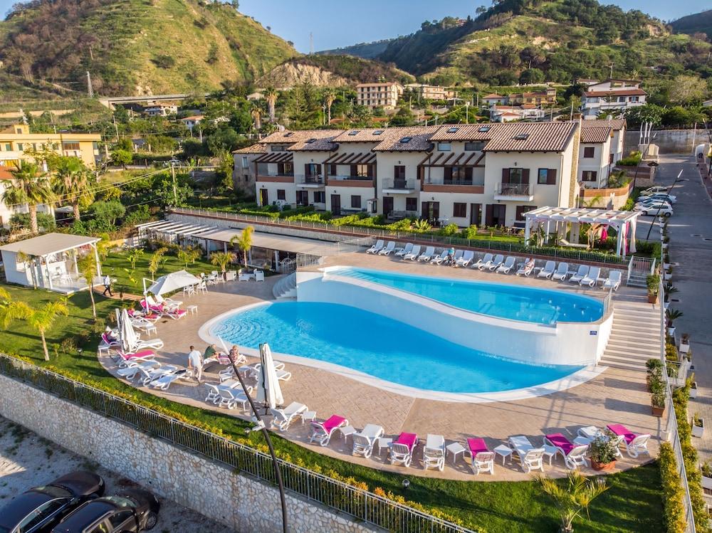 Sentido Michelizia Tropea Resort Экстерьер фото