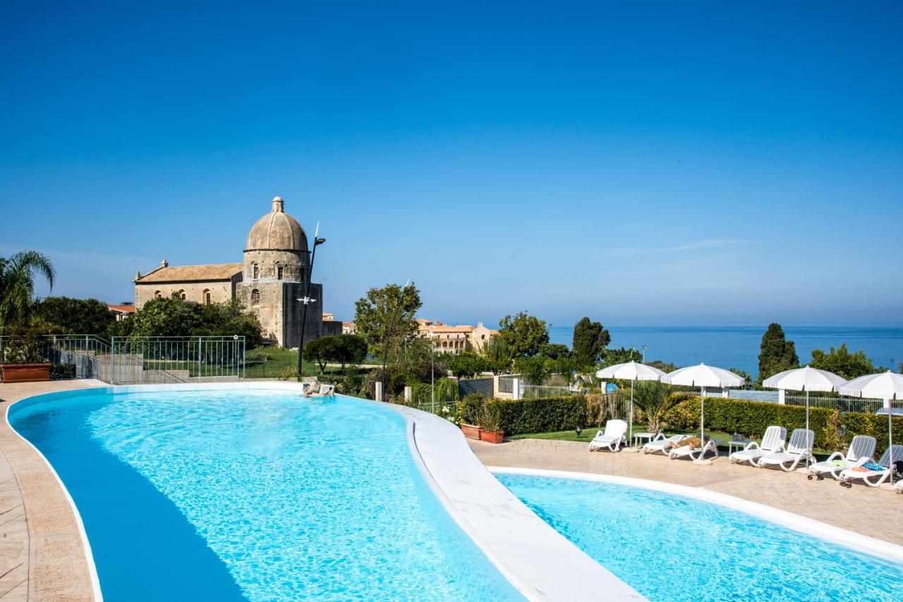 Sentido Michelizia Tropea Resort Экстерьер фото