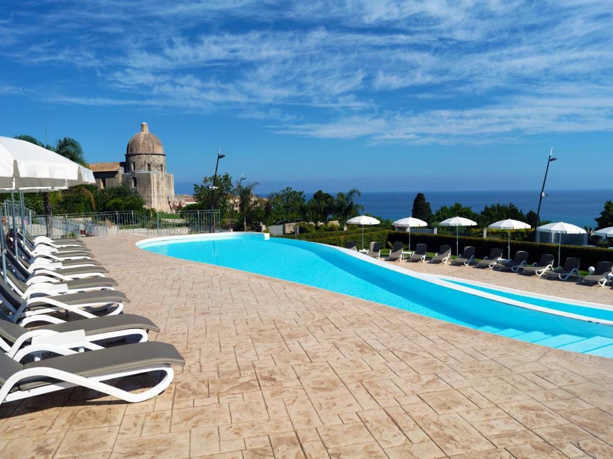 Sentido Michelizia Tropea Resort Экстерьер фото