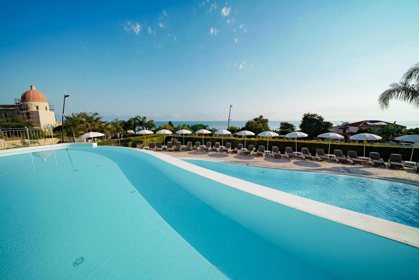 Sentido Michelizia Tropea Resort Экстерьер фото